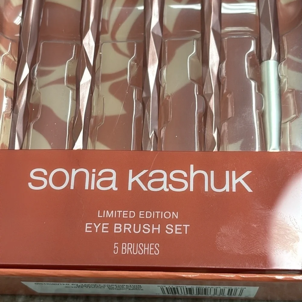 Brand New Estee Lauder Celestial Glam Eyeshadow Palette & Sonia Kashuk Brush Set
